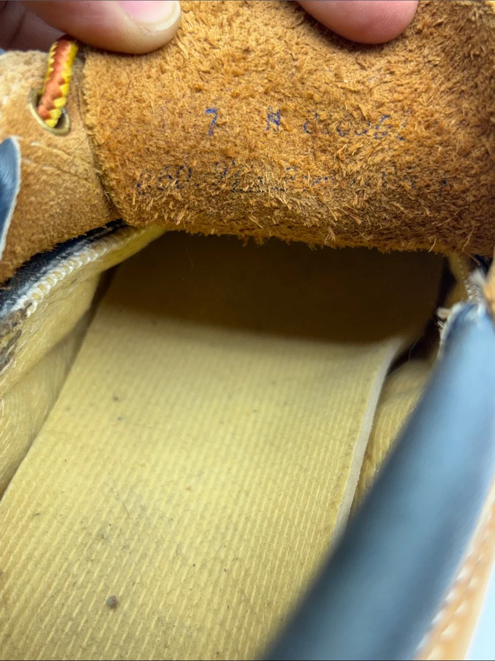 L. L. Bean Men's Two-Tone Tan and Black Boat Shoes, SZ 7, box 11